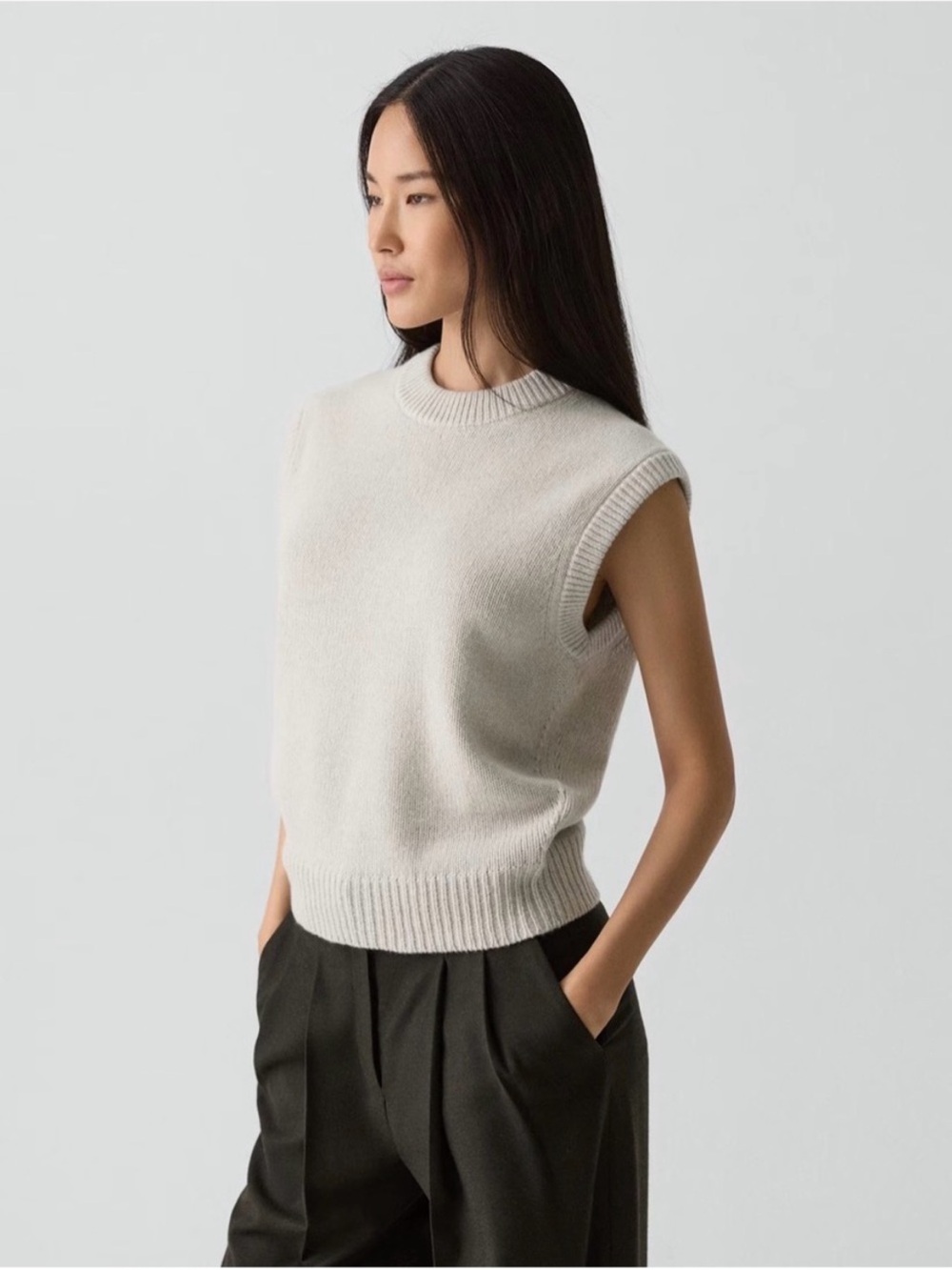 Theory cashmere sweater vest🖤